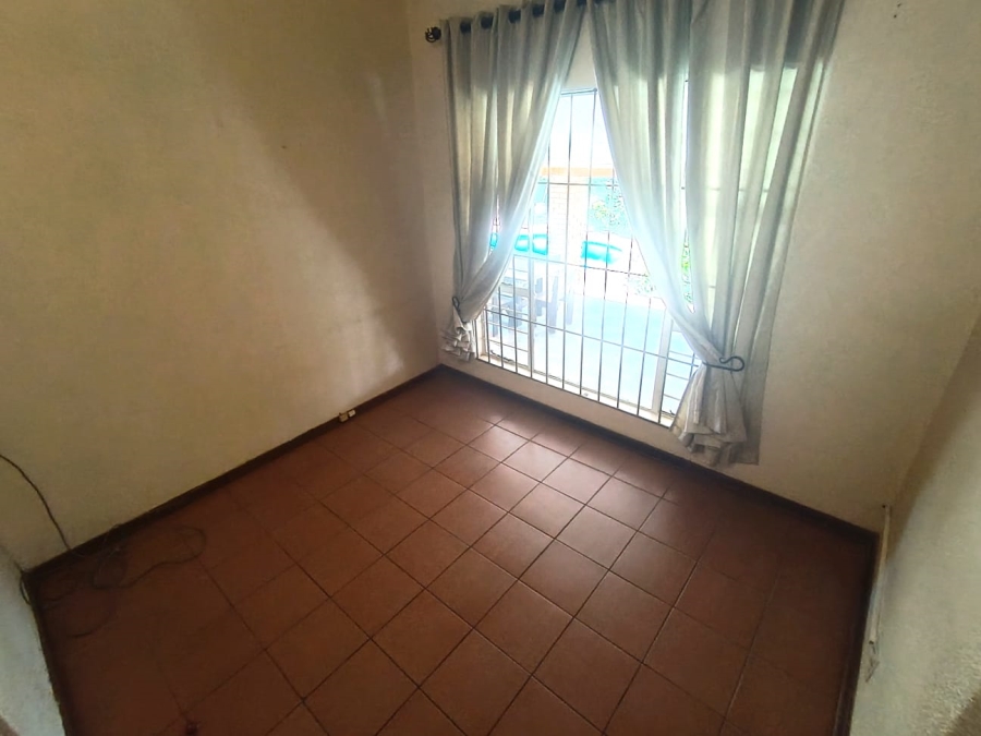 5 Bedroom Property for Sale in Safari Gardens North West